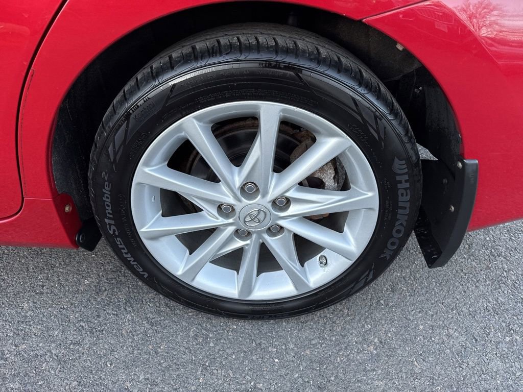 Used 2012 Toyota Prius V Two image 7