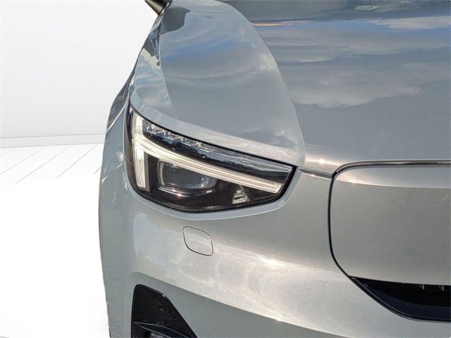 Used 2023 Volvo XC40 Recharge Ultimate image 17