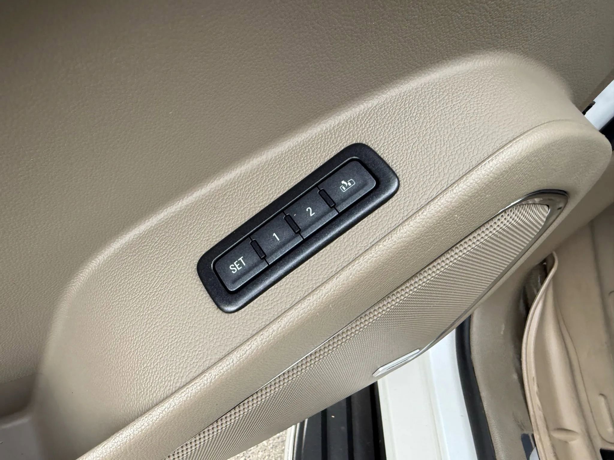 Used 2017 GMC Yukon XL SLT w/ Open Road Package image 52