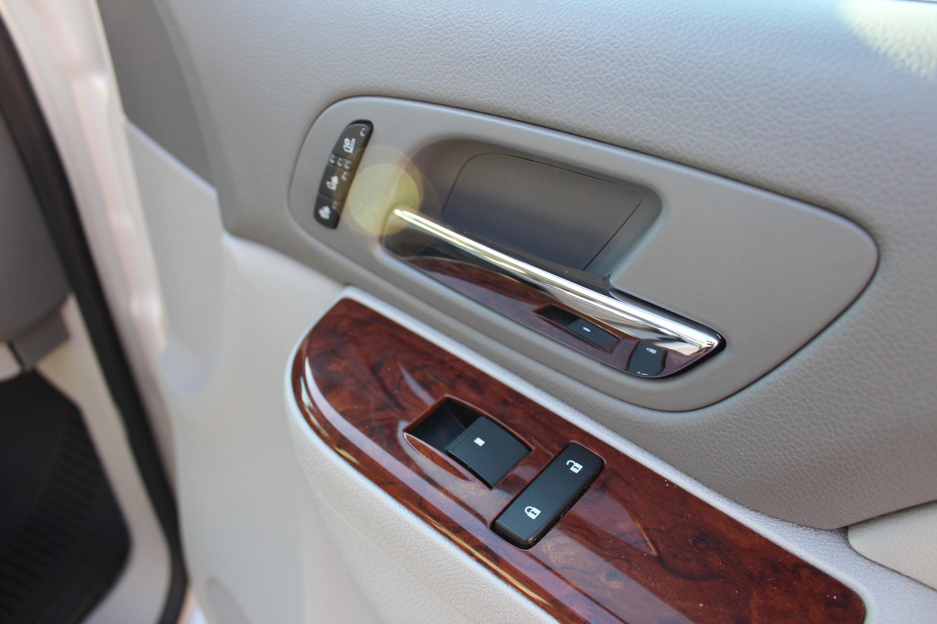 Used 2013 Chevrolet Tahoe LTZ image 38