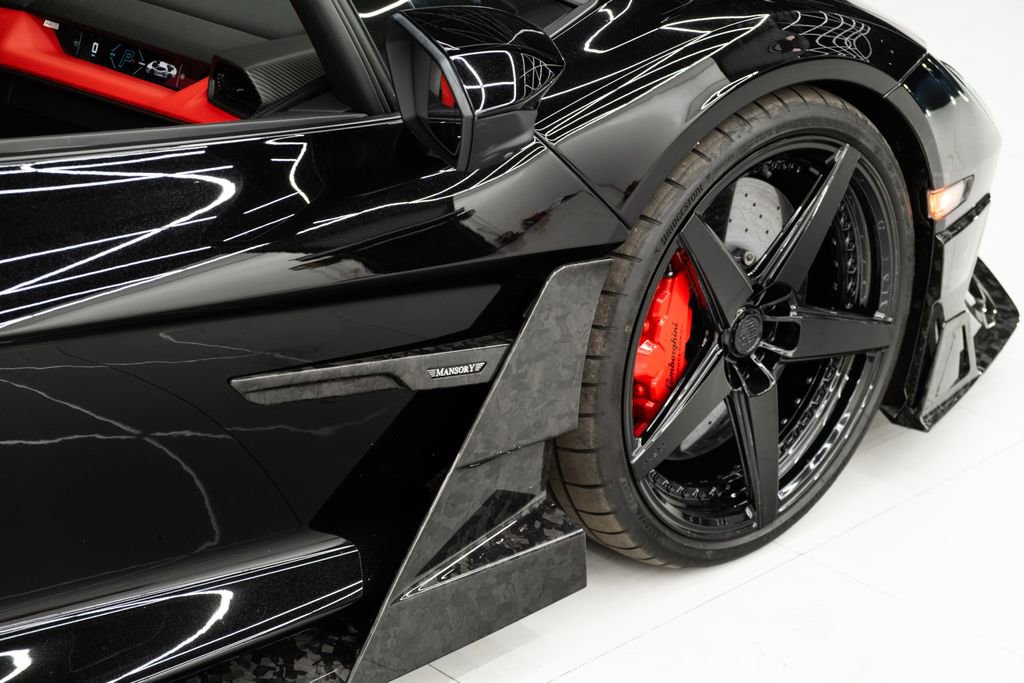 Used 2024 Lamborghini Revuelto image 16