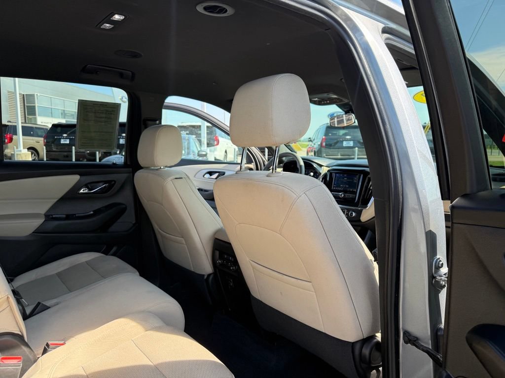 Used 2023 Chevrolet Traverse LS FWD image 20