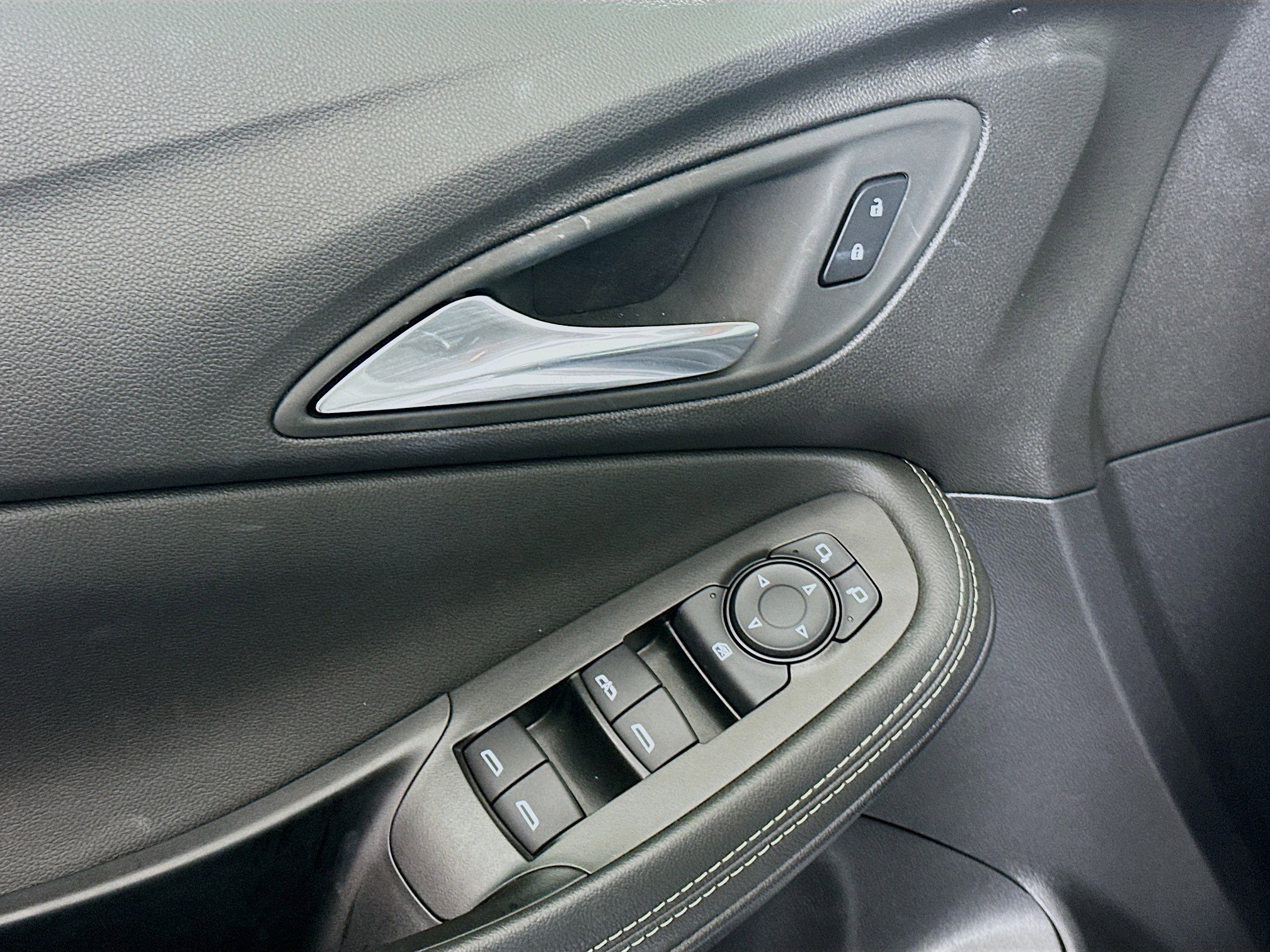 Used 2025 Buick Encore GX Preferred image 15