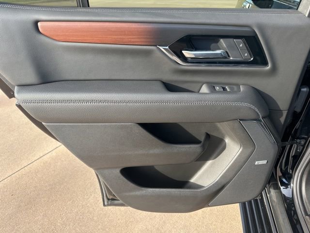 Used 2025 GMC Yukon Denali w/ Denali Reserve Package image 28