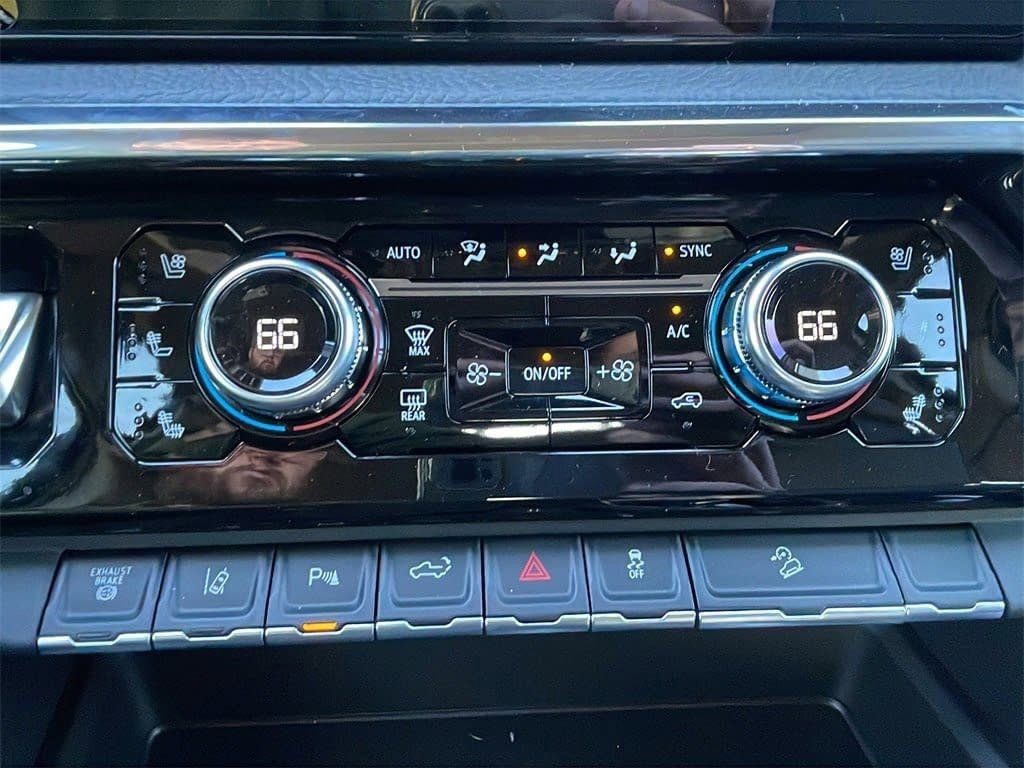 New 2025 GMC Sierra 2500 Denali w/ Denali Reserve Package image 21