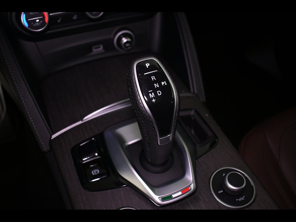 Used 2022 Alfa Romeo Stelvio Ti image 16