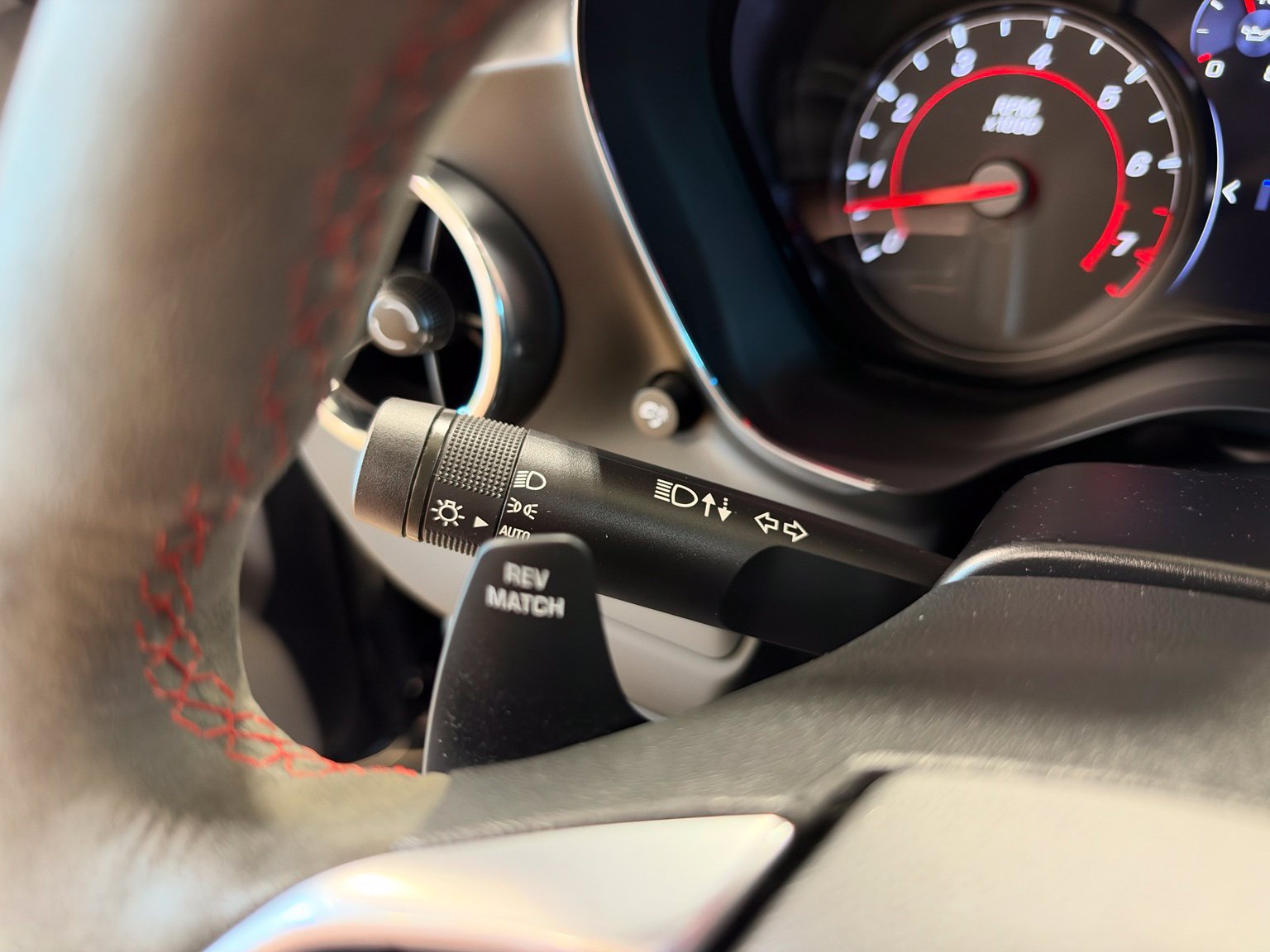 Used 2019 Chevrolet Camaro ZL1 RWD image 30
