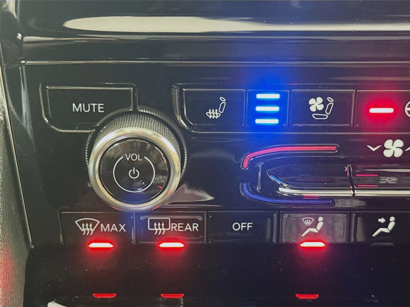 Used 2022 Jeep Grand Cherokee Summit w/ Luxury Tech Group V image 12