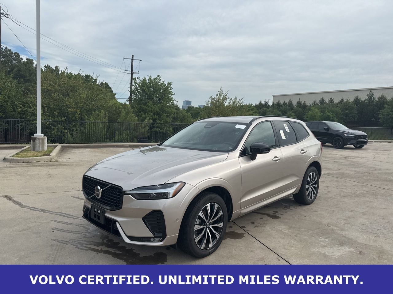Certified 2025 Volvo XC60 B5 Plus image 1