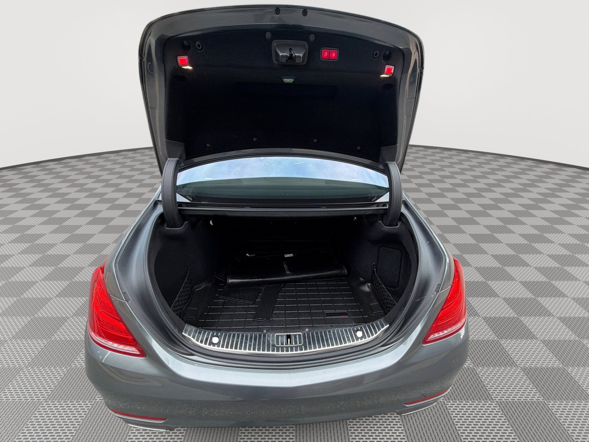 Used 2017 Mercedes-Benz S 550 4MATIC Sedan image 21
