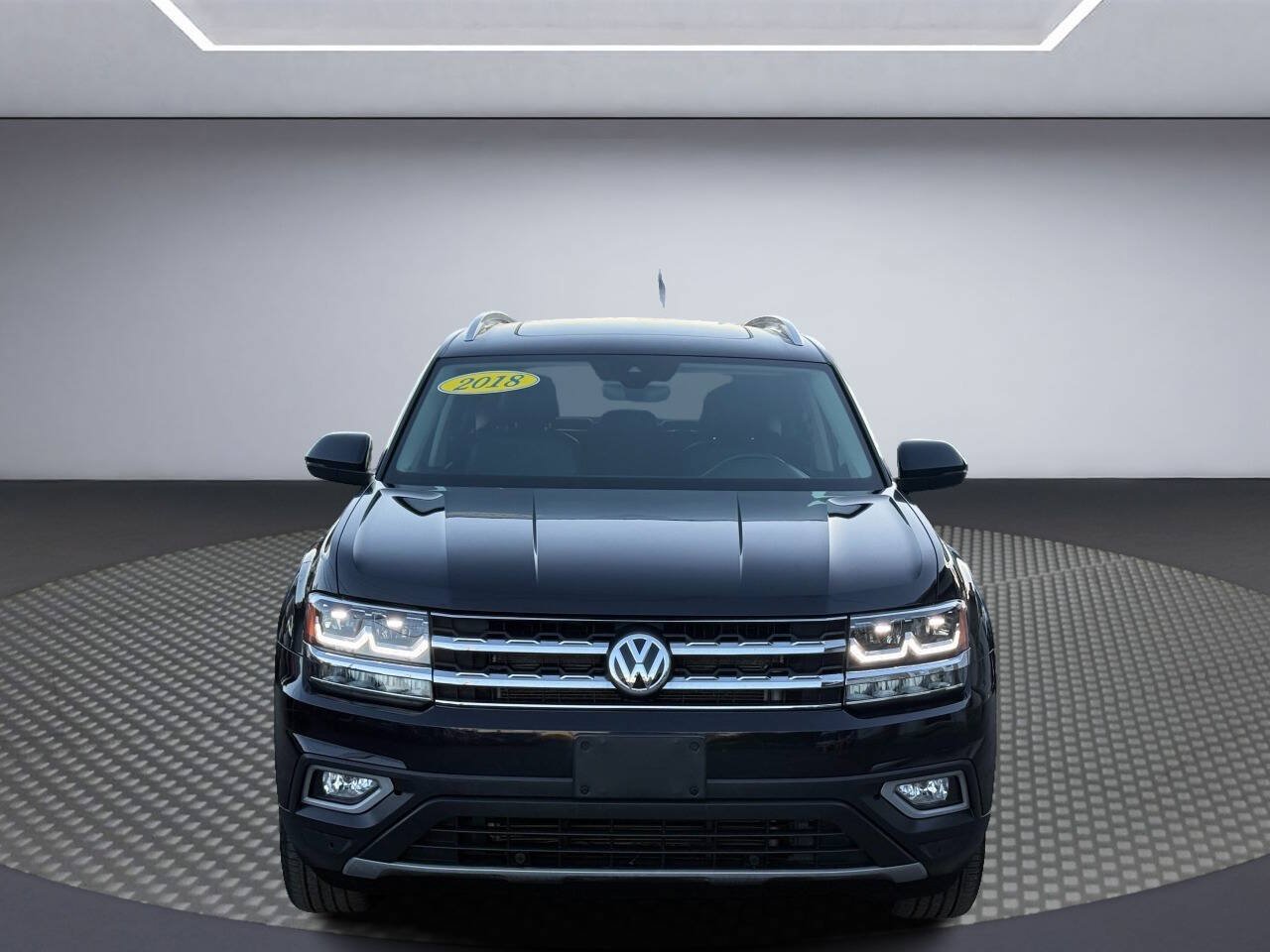 Used 2018 Volkswagen Atlas SEL AWD/4WD image 2