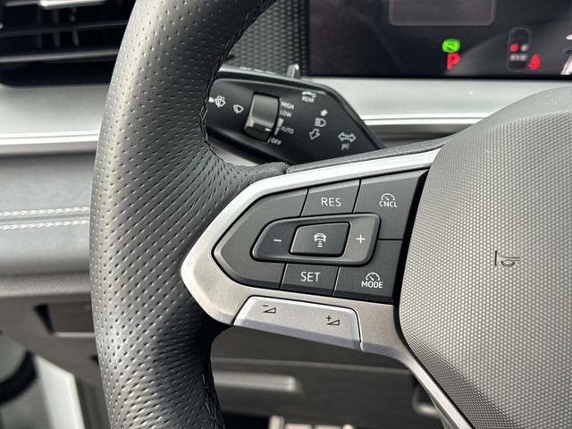 New 2026 Volkswagen Tiguan SE R-Line FWD image 17