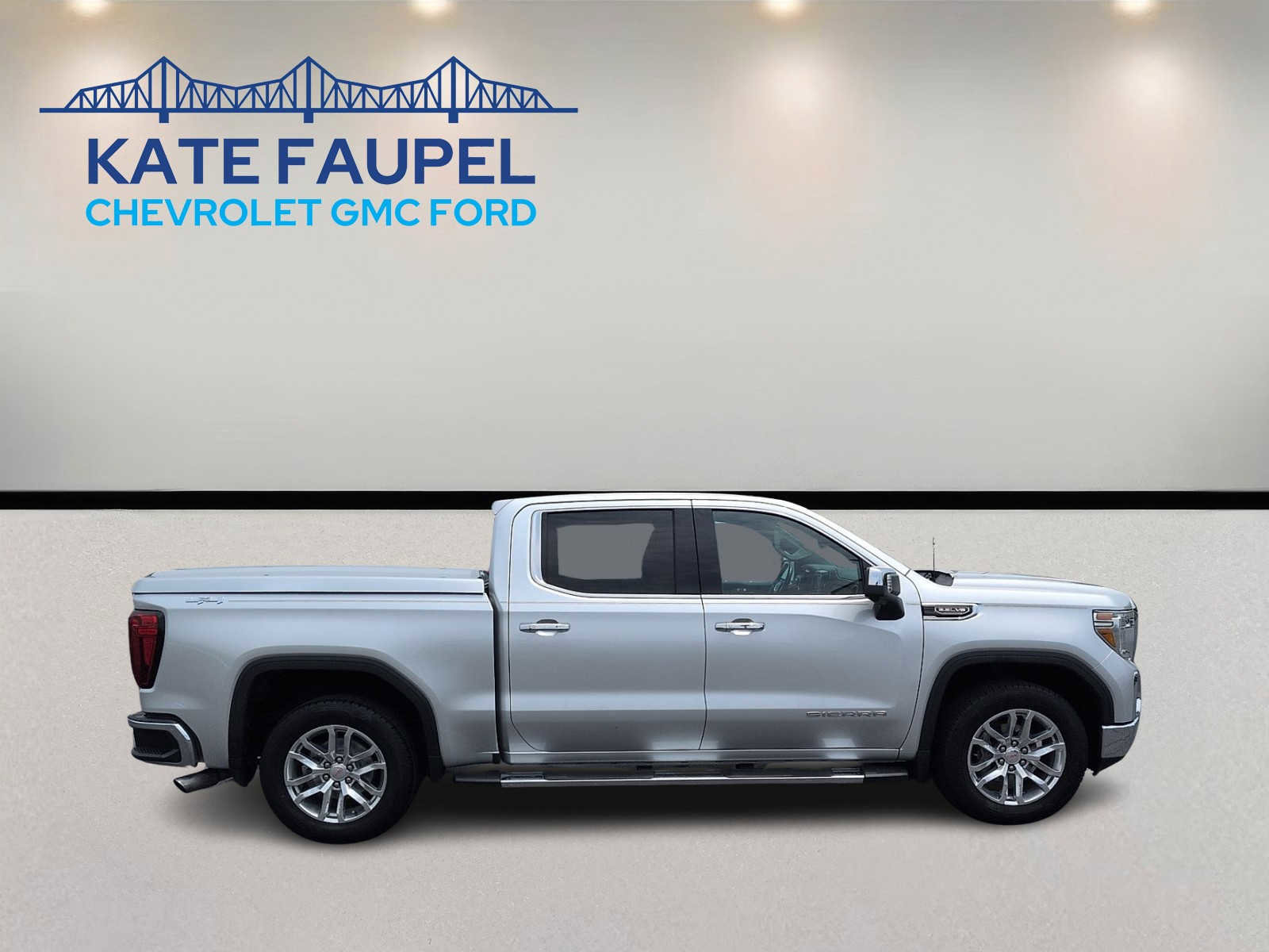 Used 2019 GMC Sierra 1500 SLT w/ SLT Premium Plus Package AWD/4WD image 8
