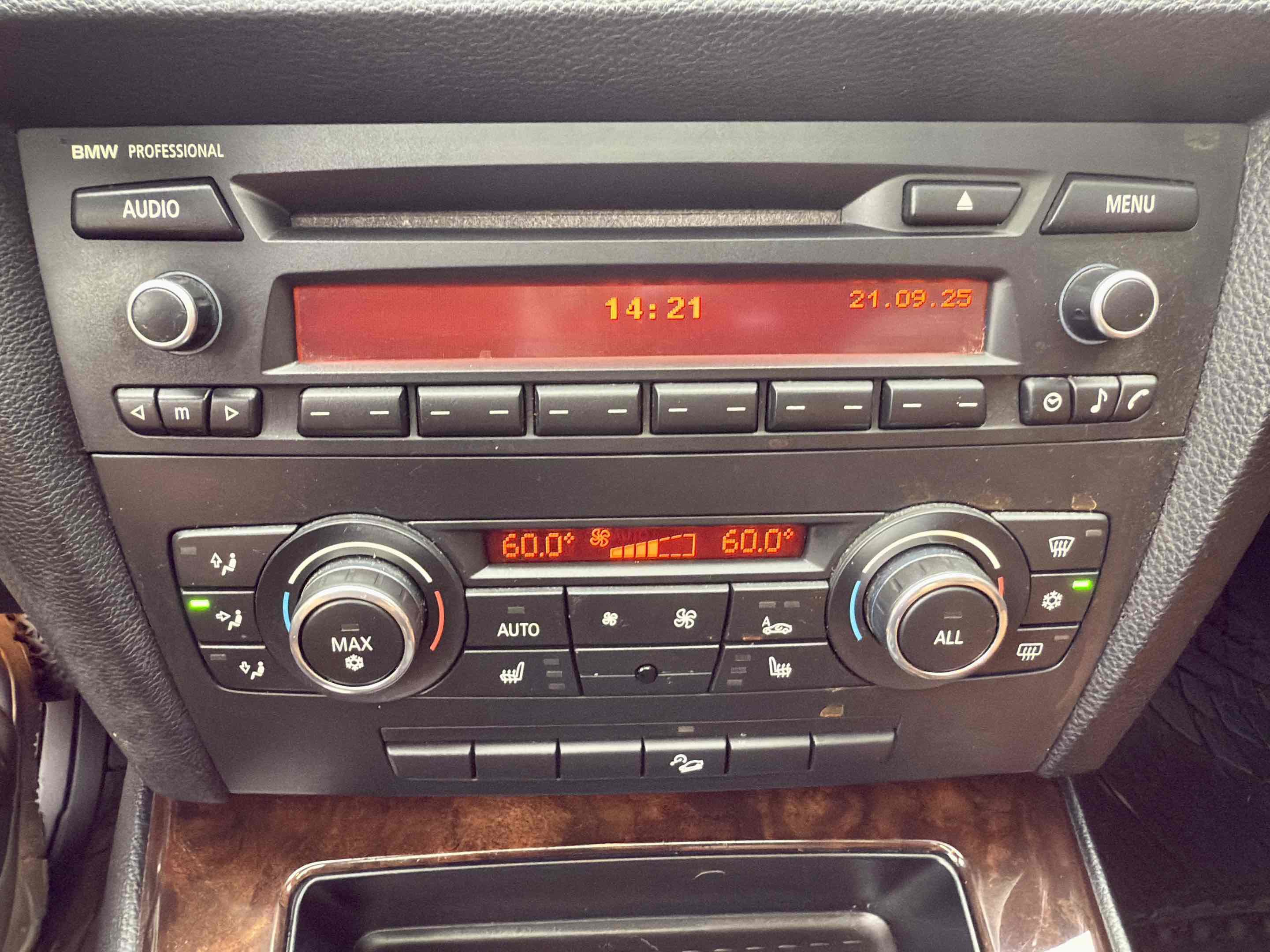 Used 2011 BMW 328i xDrive Coupe image 40