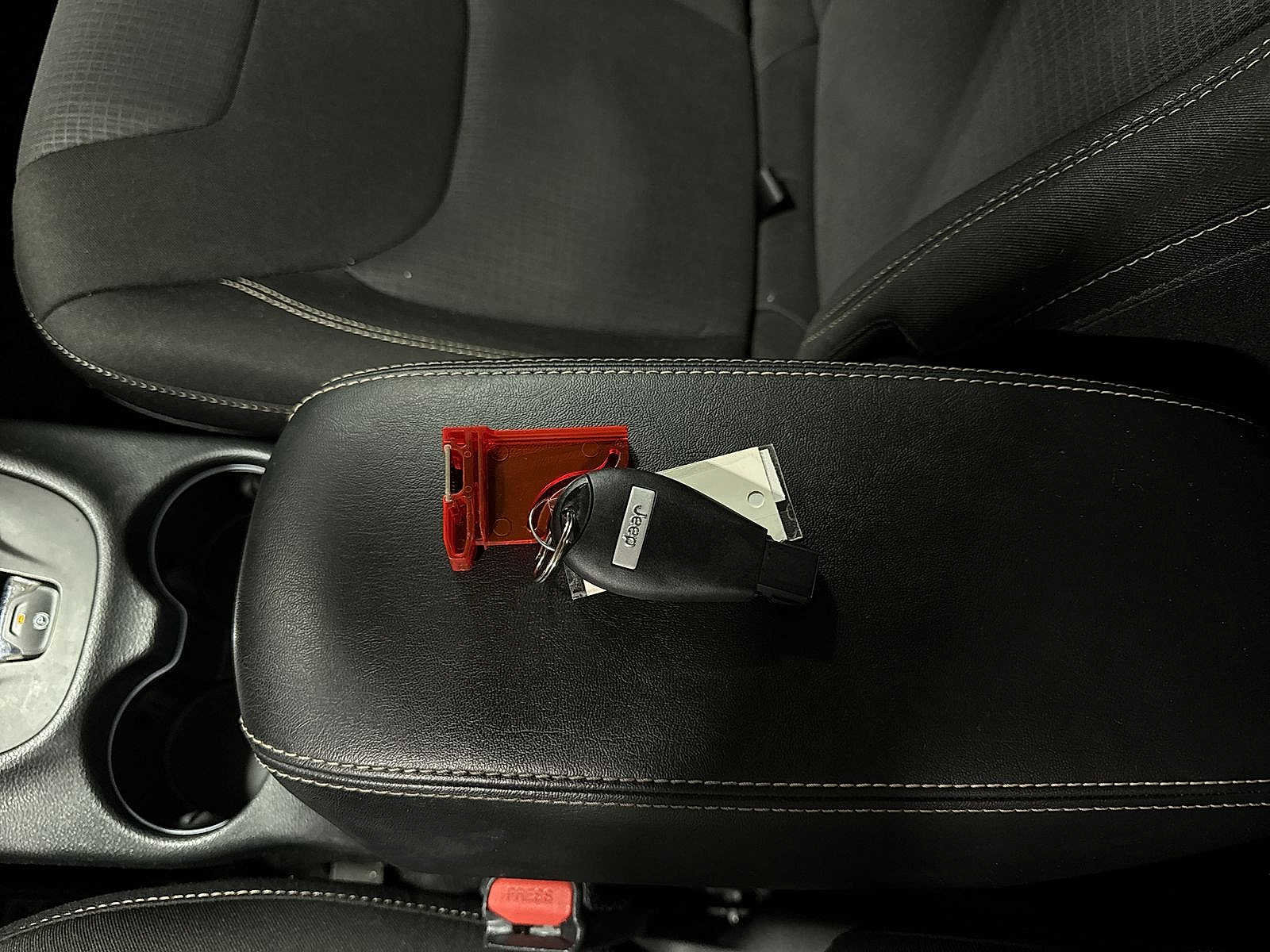 Used 2015 Jeep Cherokee Latitude image 32