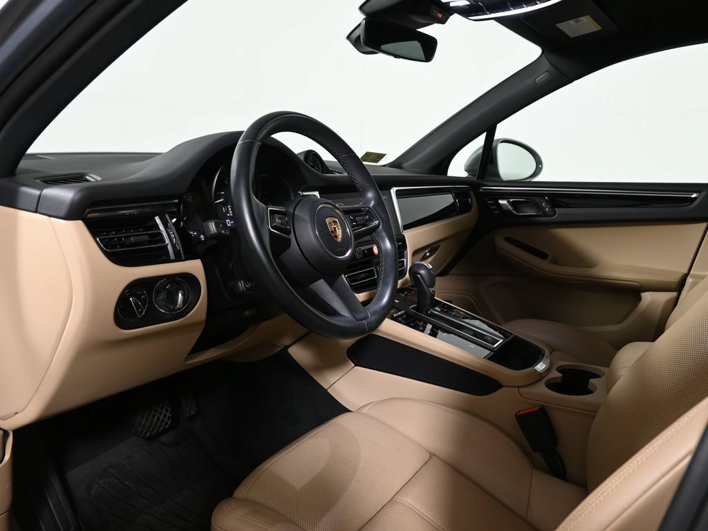 Used 2024 Porsche Macan AWD/4WD image 4