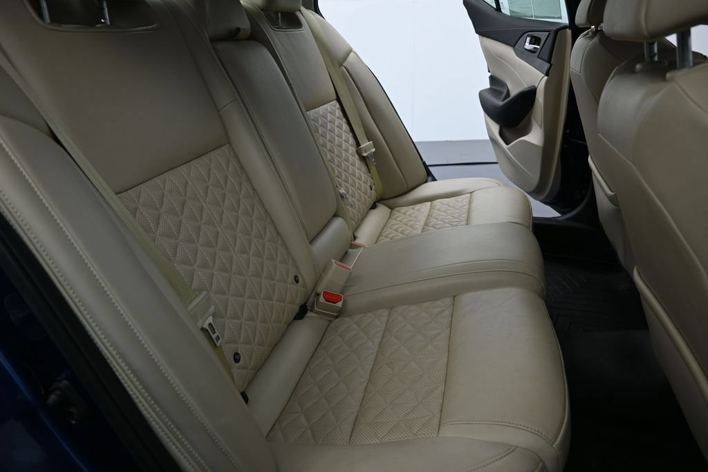 Used 2021 Nissan Maxima Platinum w/ Sport Mat Group FWD image 9