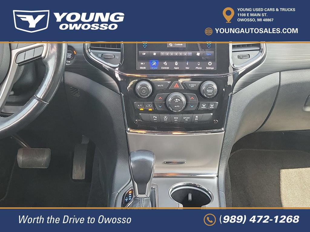 Used 2021 Jeep Grand Cherokee Laredo X AWD/4WD image 26