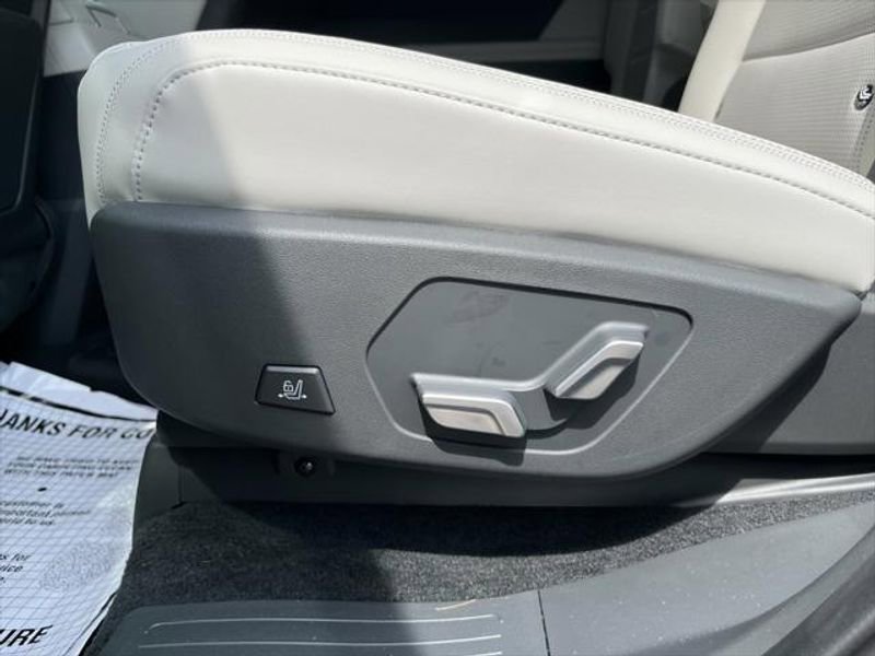 Used 2025 Hyundai Santa Fe Calligraphy image 11