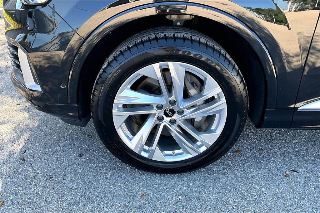 Certified 2023 Audi Q7 3.0T Premium Plus image 13