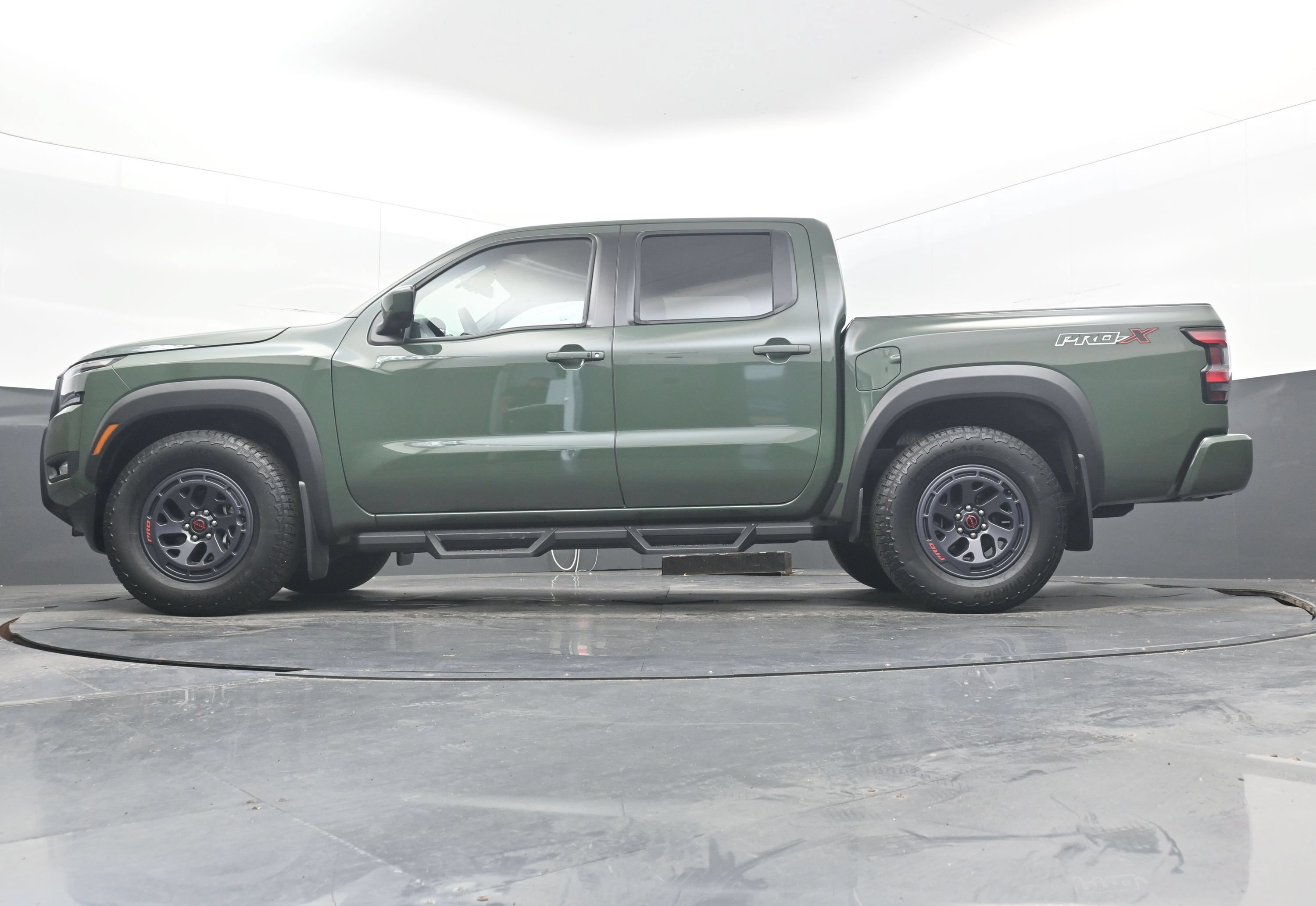 Used 2025 Nissan Frontier Pro-X RWD image 23