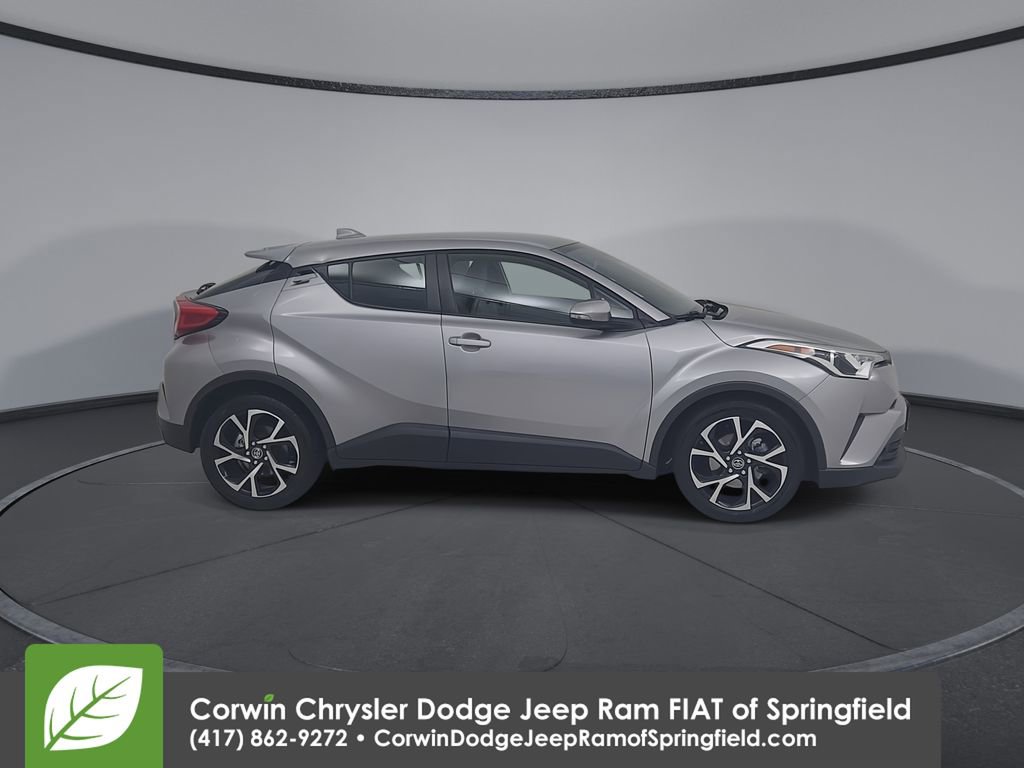 Used 2019 Toyota C-HR XLE FWD image 17