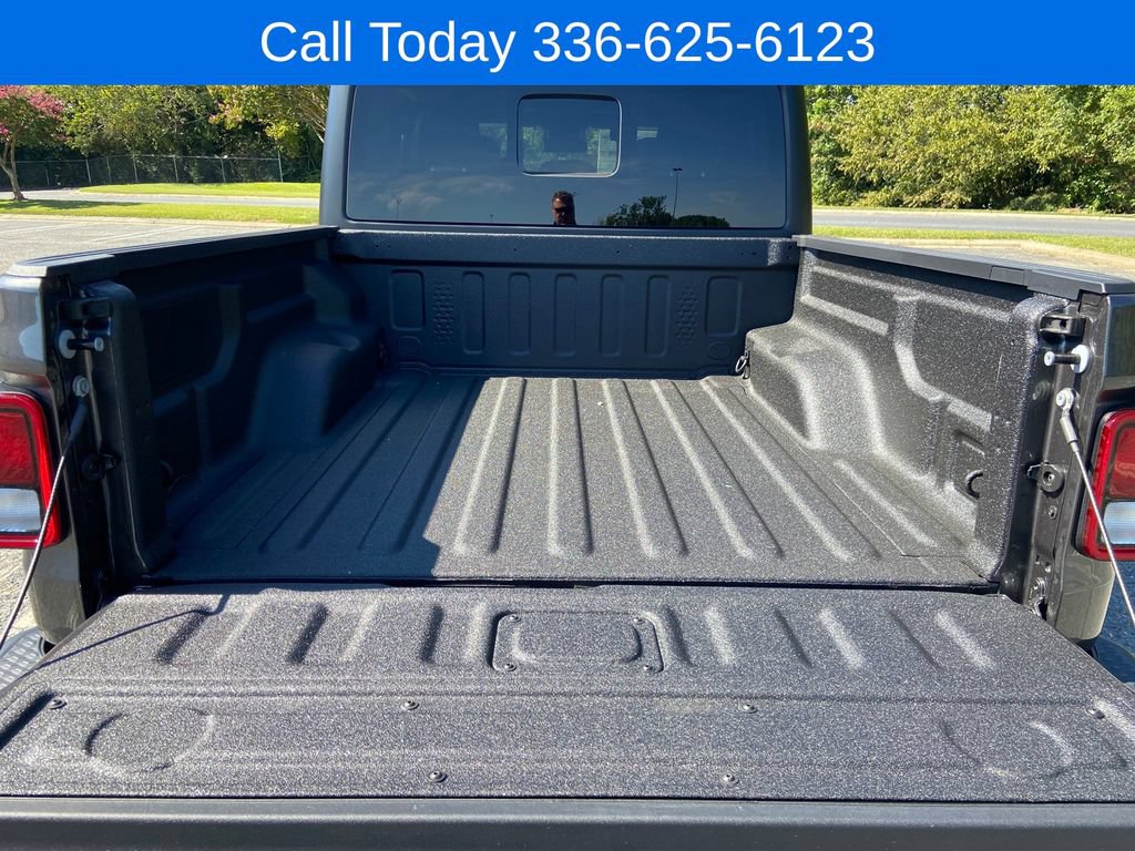 New 2025 Jeep Gladiator Sport AWD/4WD image 10