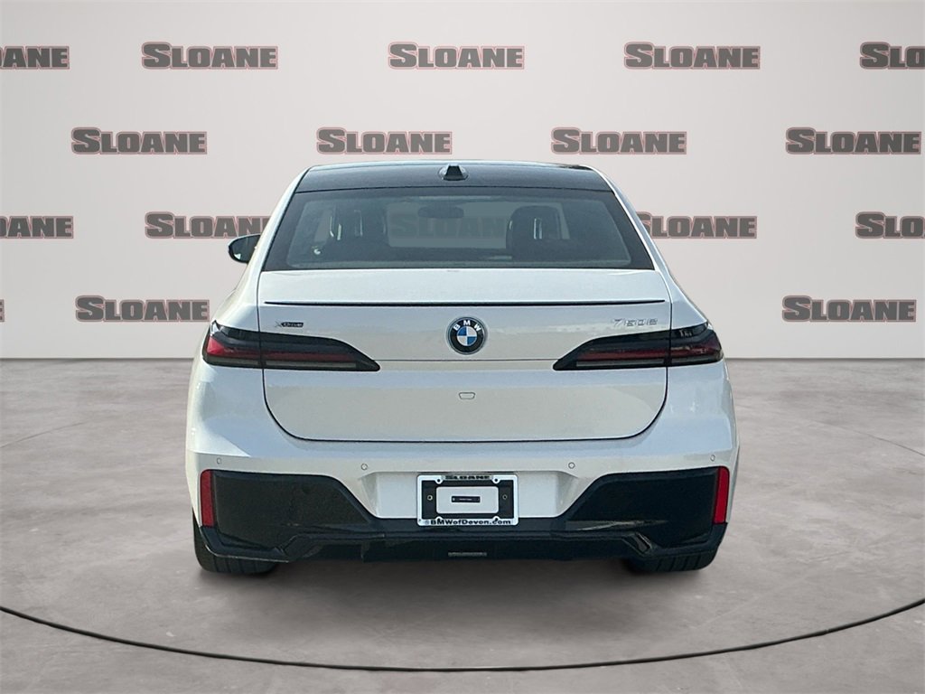 New 2026 BMW 750e xDrive image 4