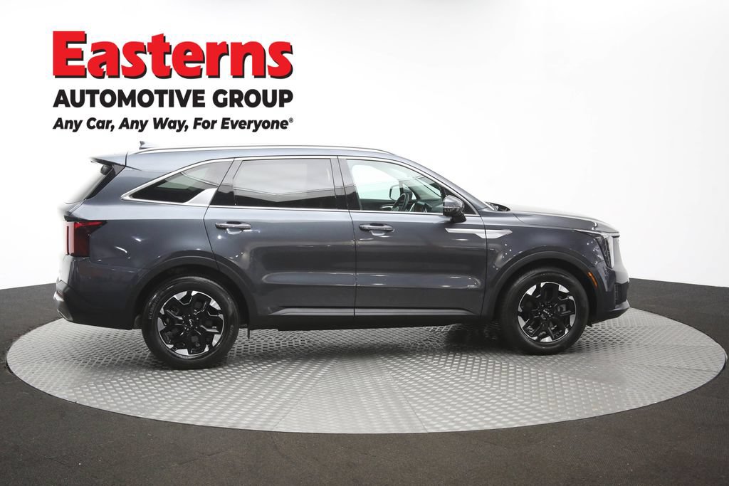 Used 2024 Kia Sorento S FWD image 46