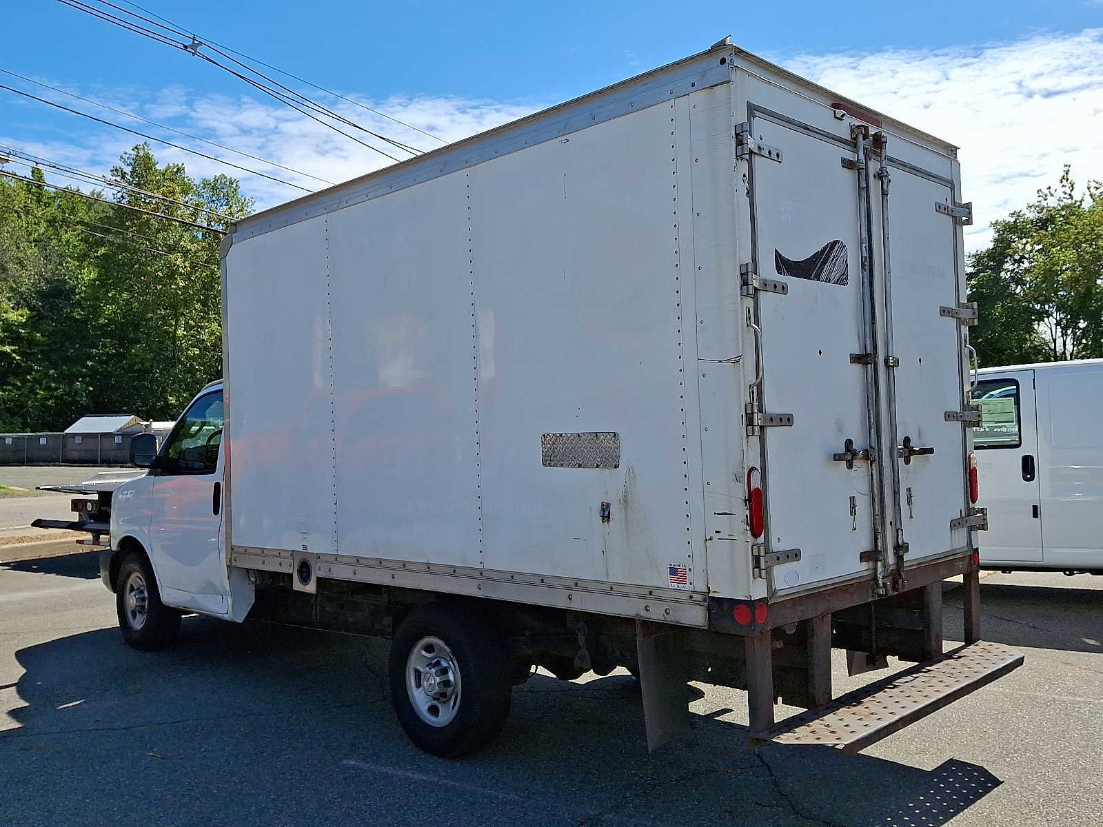 Used 2016 Chevrolet Express 3500 image 4
