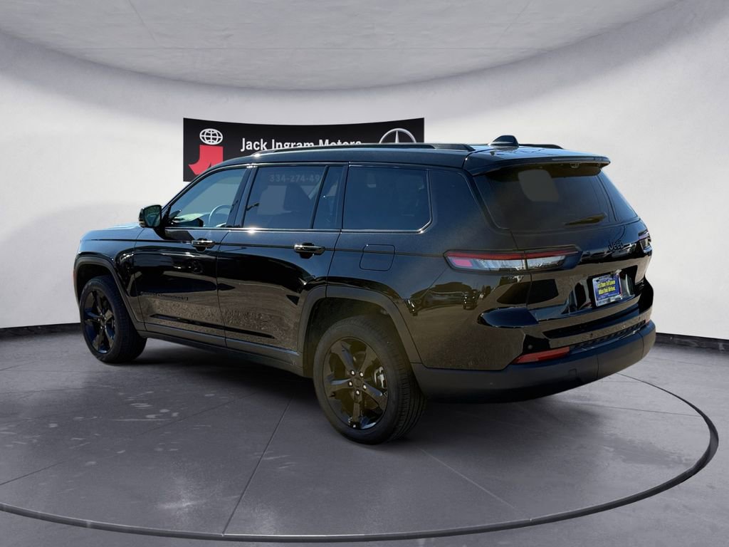 Used 2025 Jeep Grand Cherokee L Limited w/ Luxury Tech Group II image 3