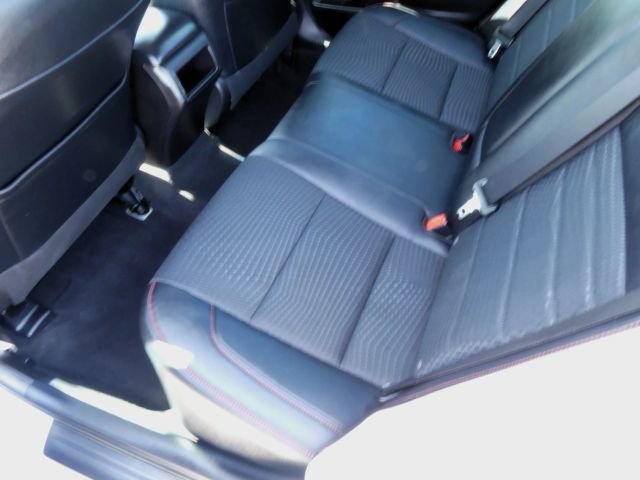 Used 2015 Toyota Camry SE image 18