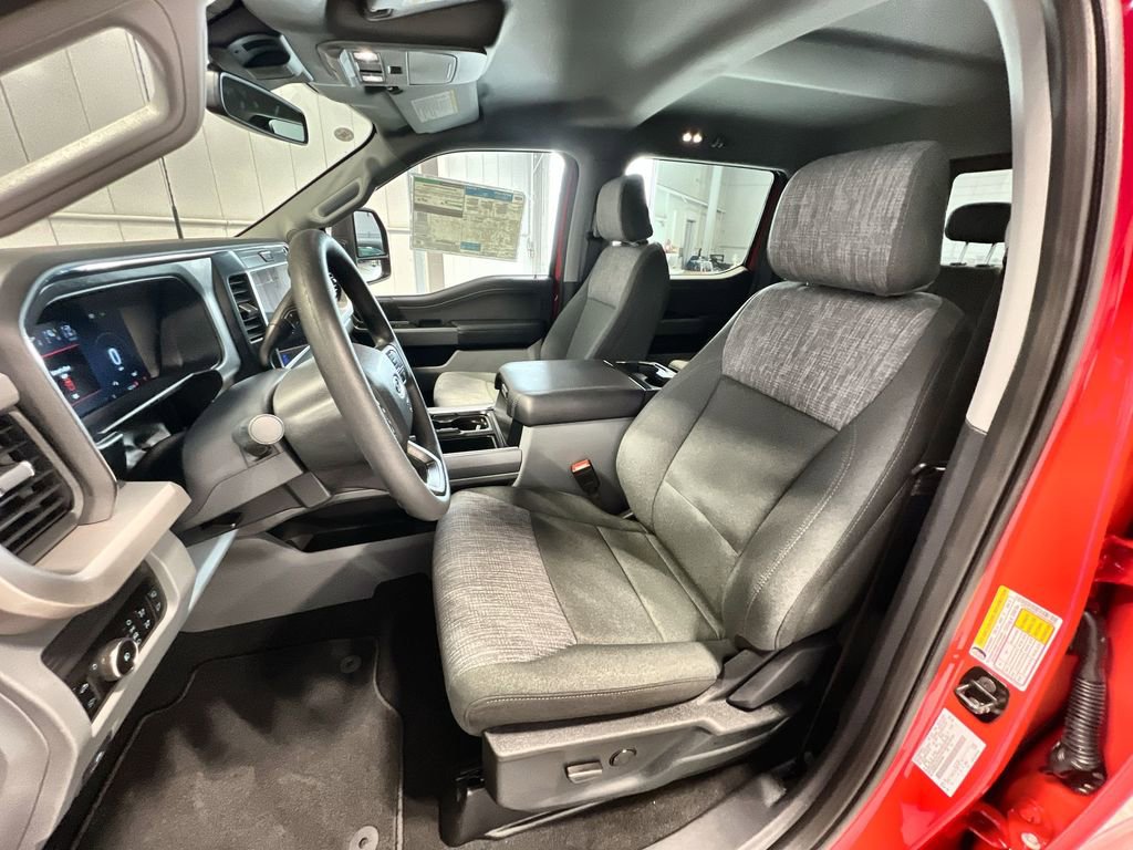 New 2025 Ford F250 XLT w/ Black Appearance Package image 36