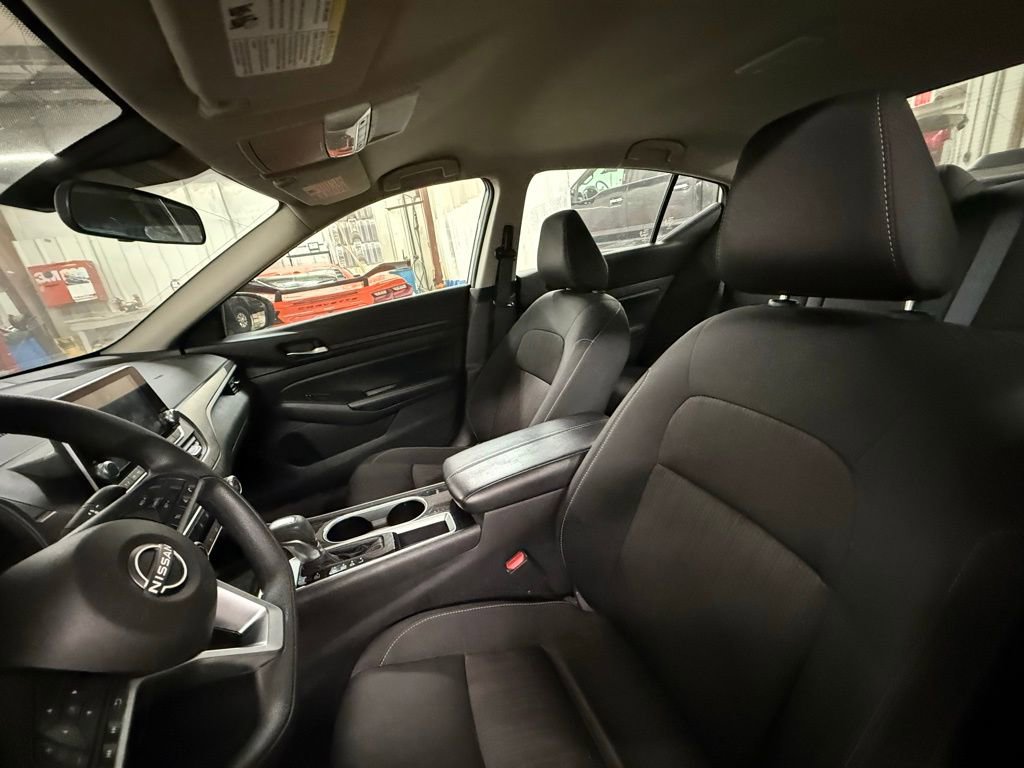 Used 2024 Nissan Altima 2.5 SV image 10