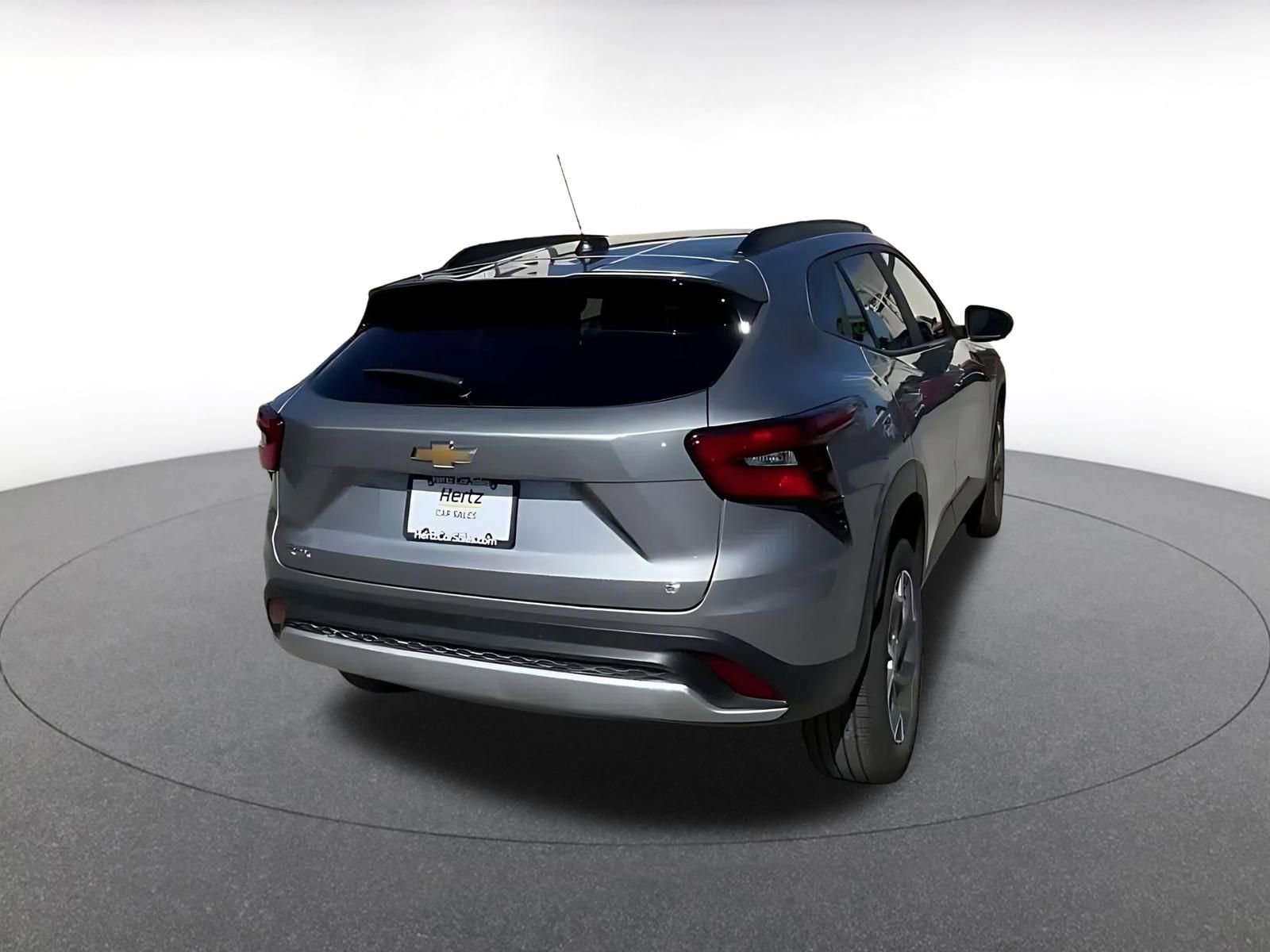 Used 2025 Chevrolet Trax LT image 14