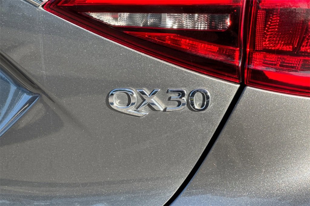 Used 2017 INFINITI QX30 Premium w/ Navigation Package image 26