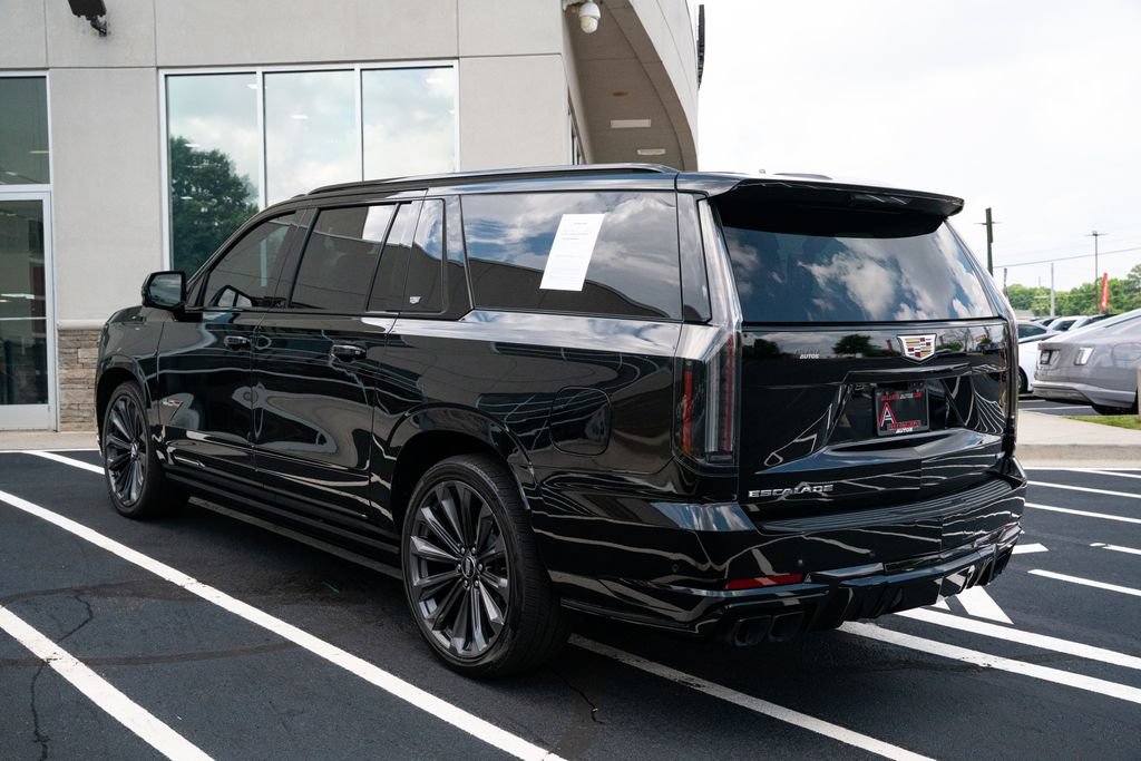 Used 2025 Cadillac Escalade ESV V AWD/4WD image 18