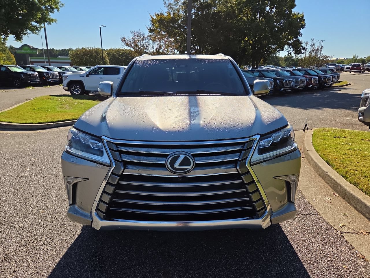 Used 2017 Lexus LX 570 4WD w/ Luxury Package image 3