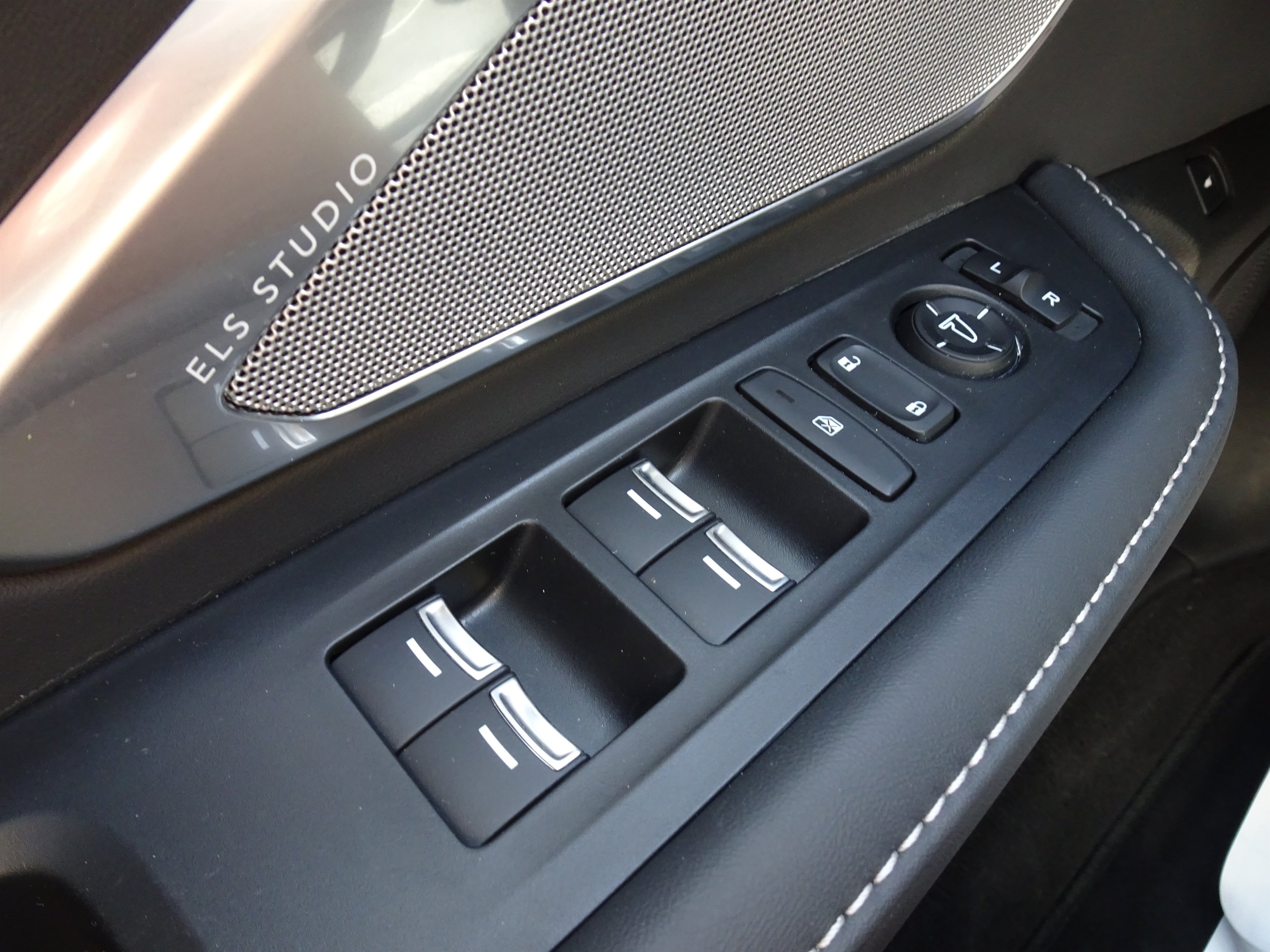 Used 2024 Acura RDX w/ Technology Package AWD/4WD image 26
