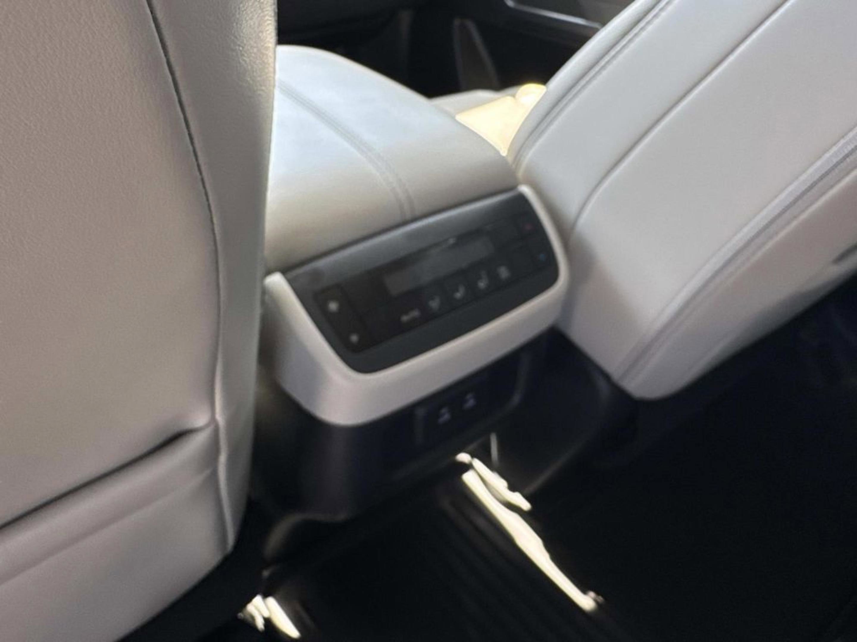 New 2026 Nissan Pathfinder SL image 9