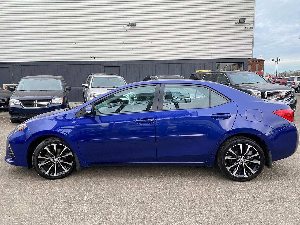 Used 2019 Toyota Corolla XSE image 12