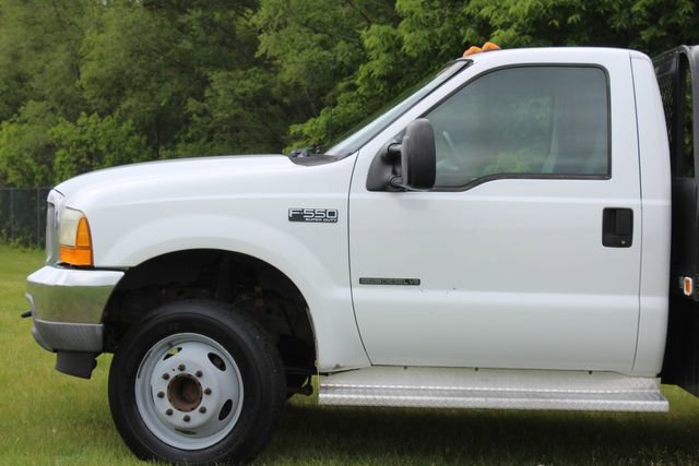 Used 2001 Ford F550 XL image 2