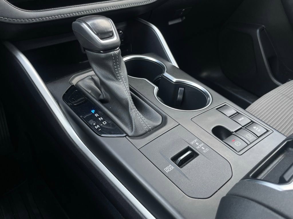 Used 2023 Toyota Highlander LE image 20