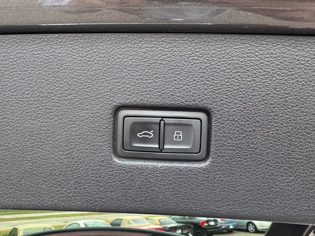 Used 2019 Audi Q8 Prestige image 27