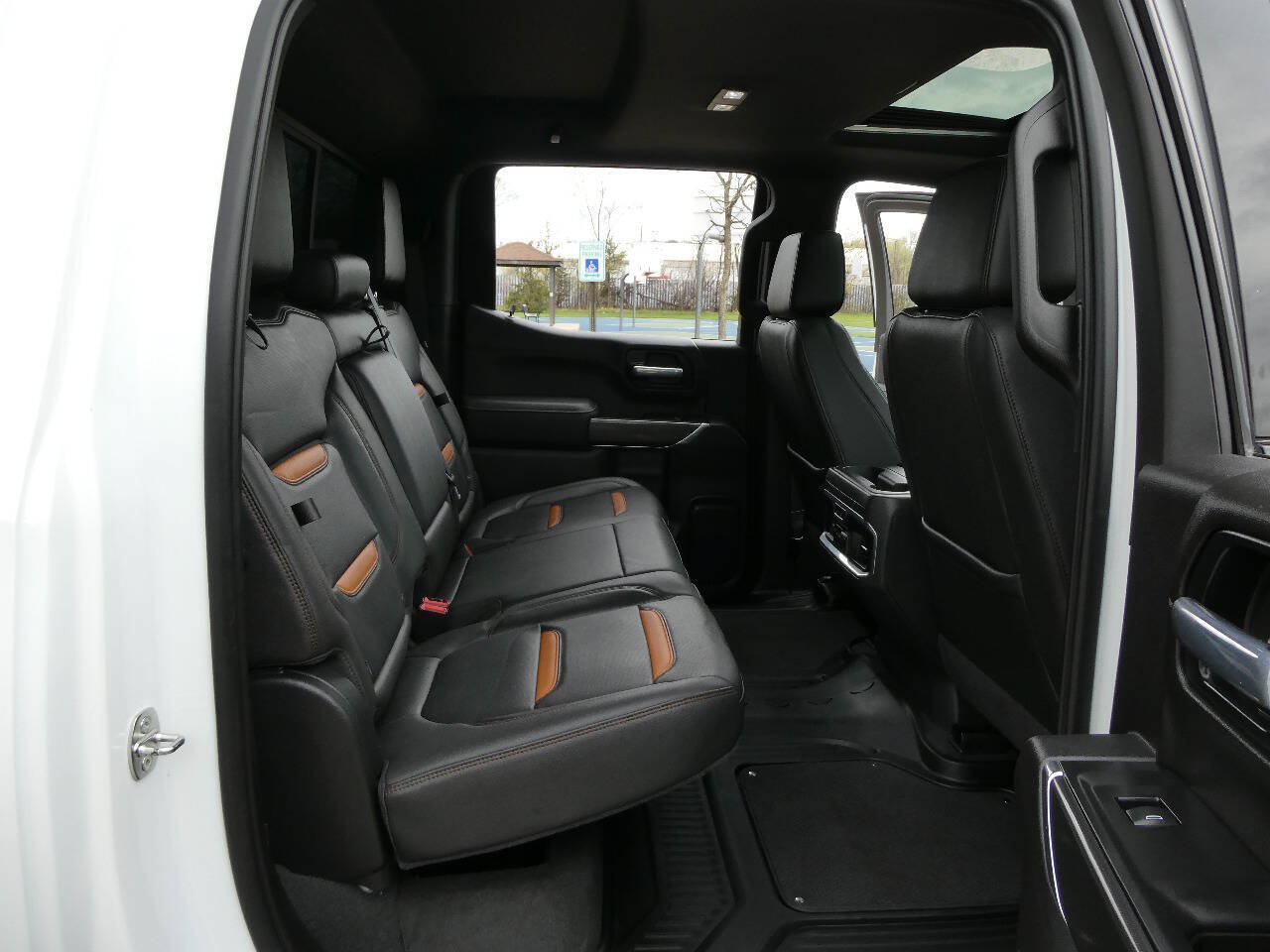 Used 2021 GMC Sierra 1500 AT4 w/ Technology Package AWD/4WD image 36