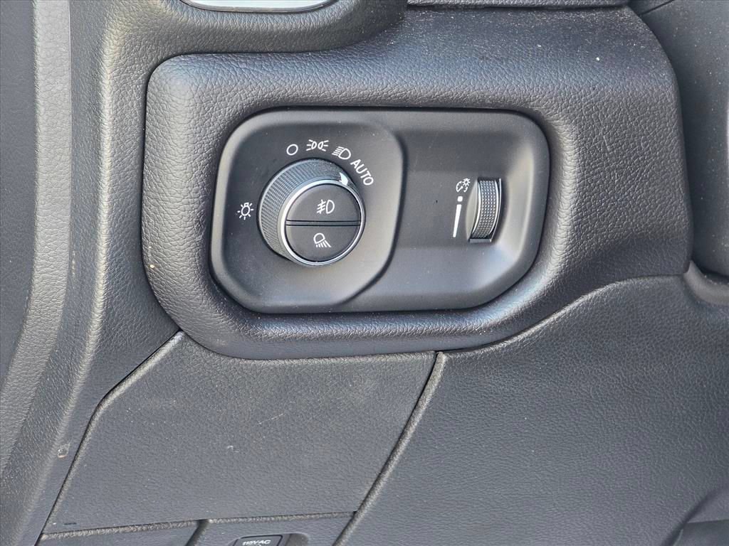 Used 2024 RAM 2500 Big Horn w/ Heated Seats & Wheel Group AWD/4WD image 7