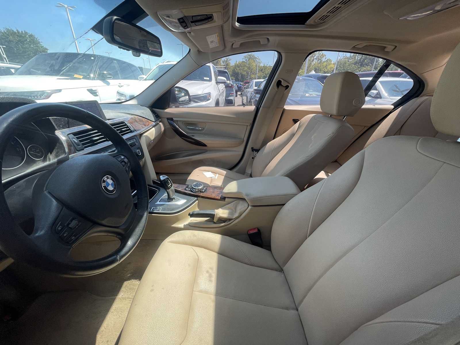 Used 2014 BMW 320i xDrive Sedan AWD/4WD image 10