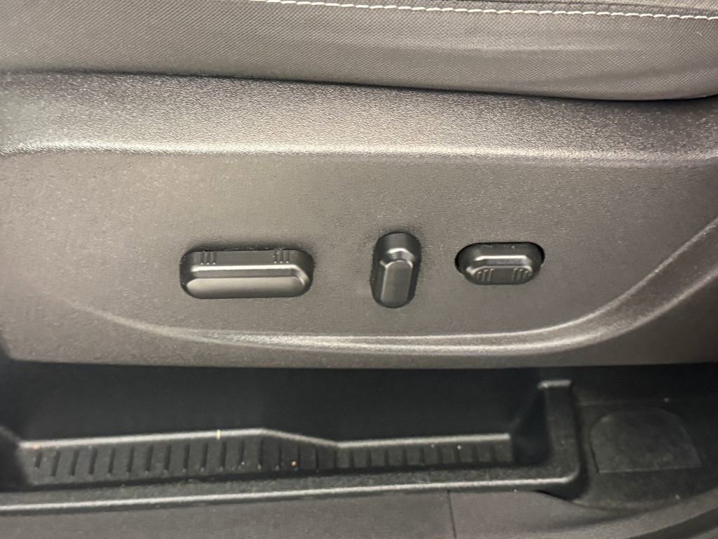 Used 2016 Ford Escape SE FWD image 22