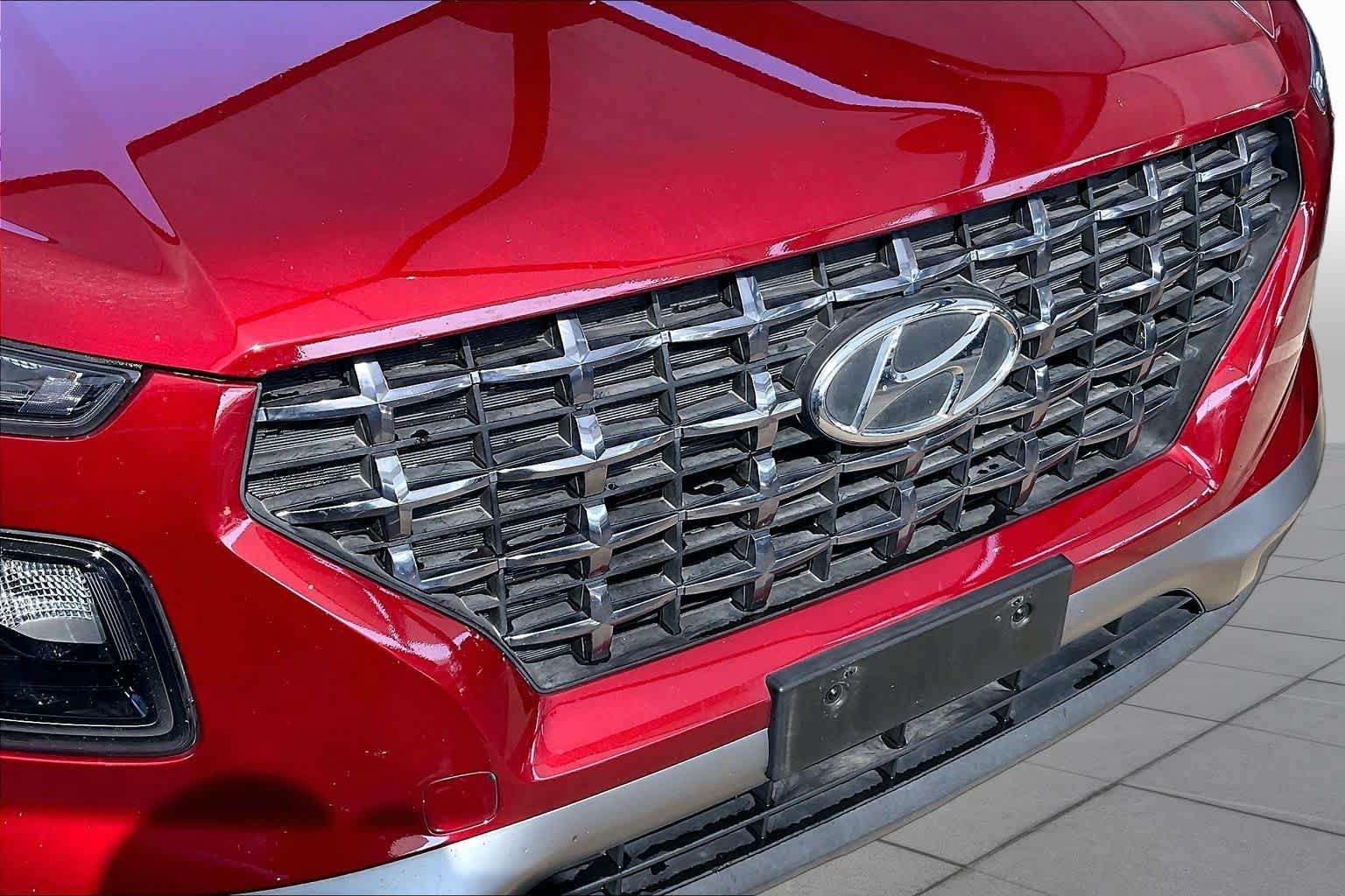 Used 2023 Hyundai Venue SEL w/ Cargo Package FWD image 27
