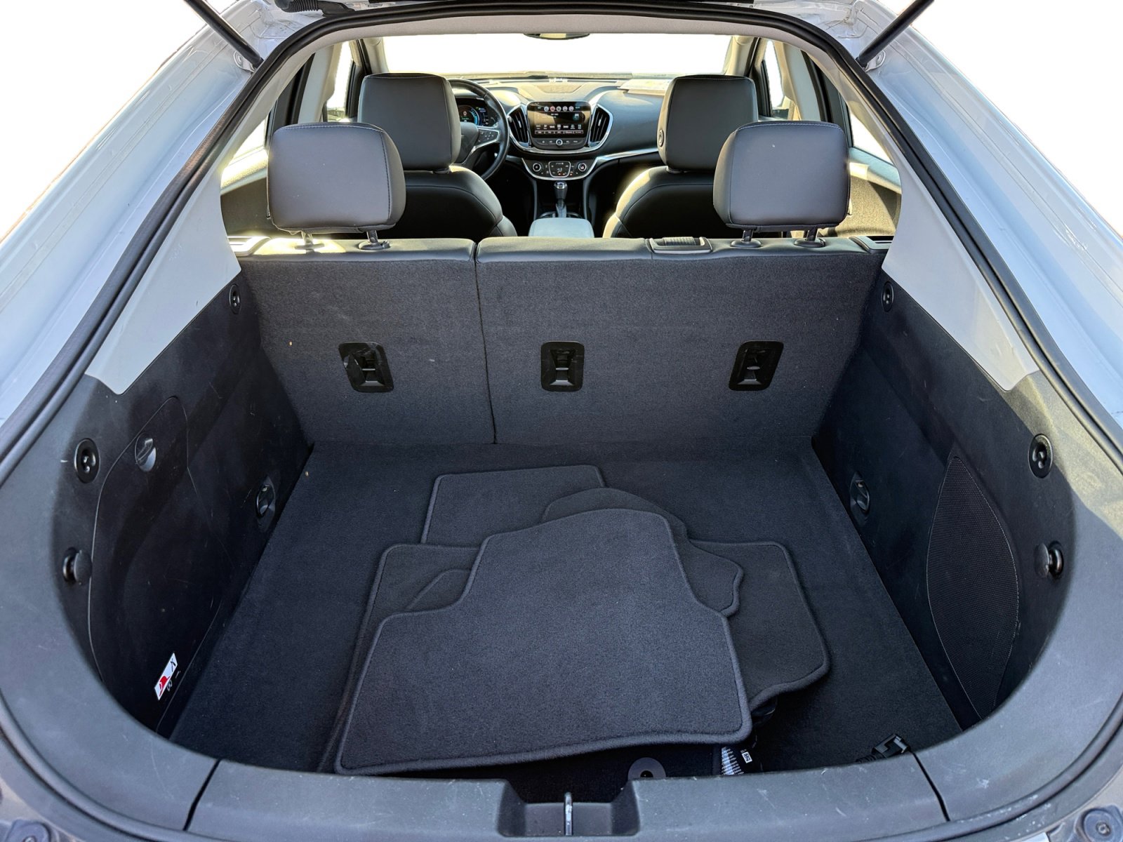 Used 2018 Chevrolet Volt Premier w/ Driver Confidence Package image 17